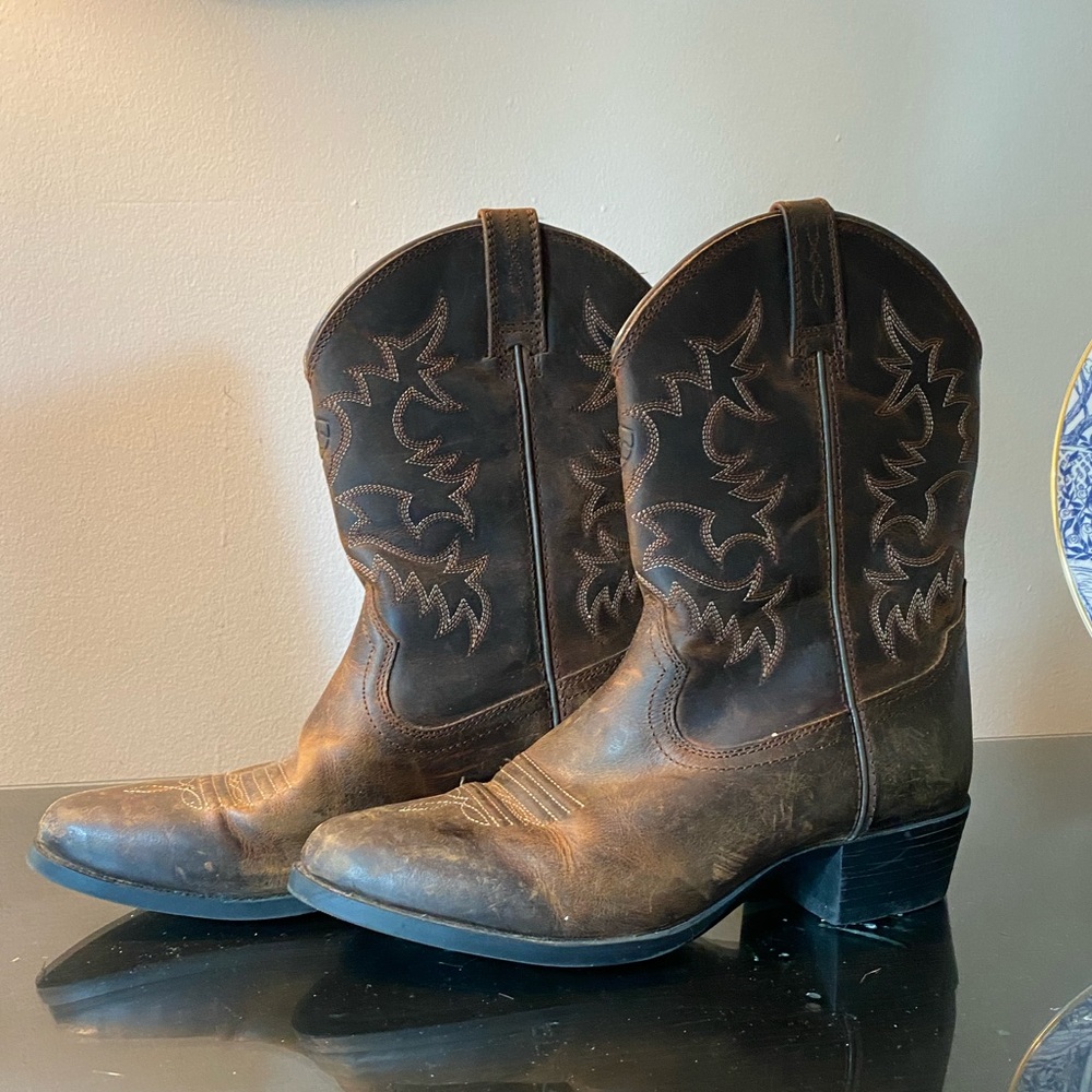 Ariat Brown Leather Heritage Western Boot Stitched Design Calf High Like New